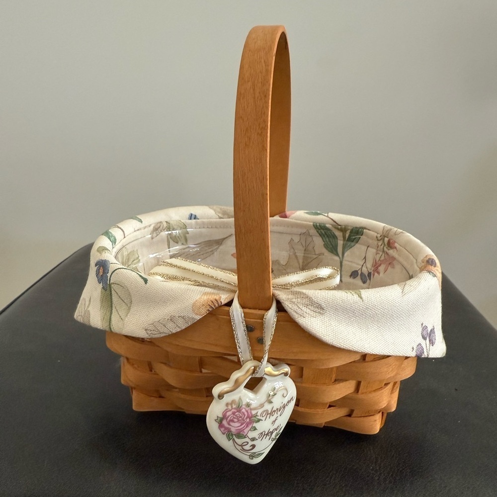Longaberger 1999 Horizon of Hope Basket with liner protector, and Tie-On